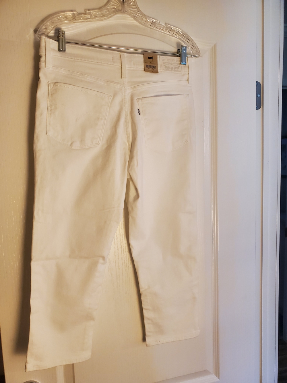 Levi's White Womens Capris